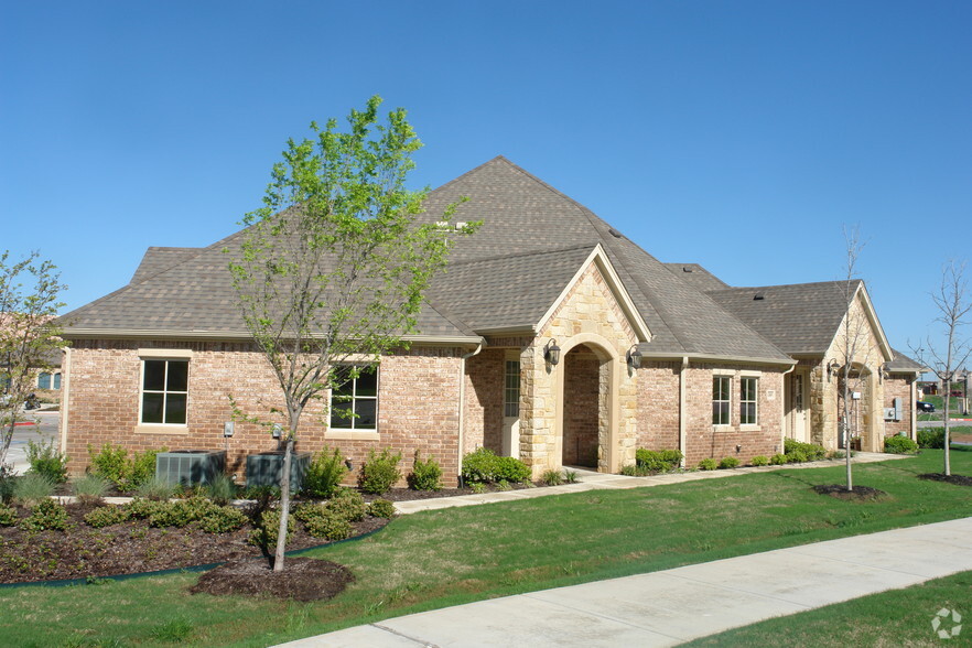 8305 Whitley Rd, Watauga, TX à vendre - Photo principale - Image 1 de 14