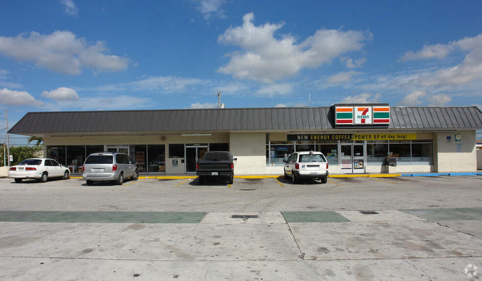 10723 SW 56th St, Miami, FL for lease - Primary Photo - Image 1 of 1