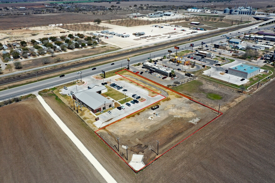 00 U.S. 90 Hwy, Hondo, TX à vendre - Photo du bâtiment - Image 3 de 6
