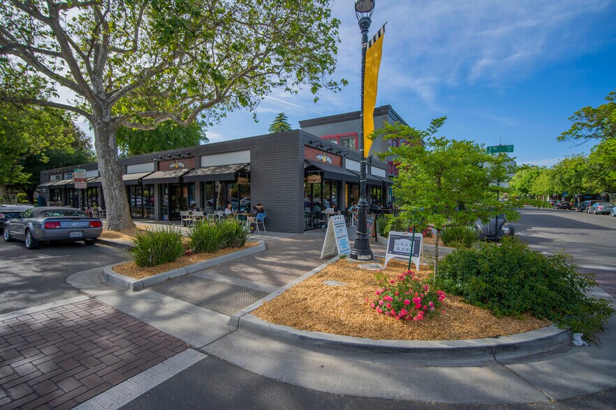 513 2nd St, Davis, CA à louer - Photo du bâtiment - Image 2 de 4