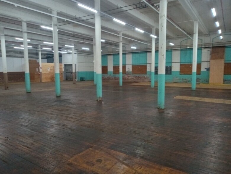 75 David St, New Bedford, MA for lease - Building Photo - Image 3 of 23