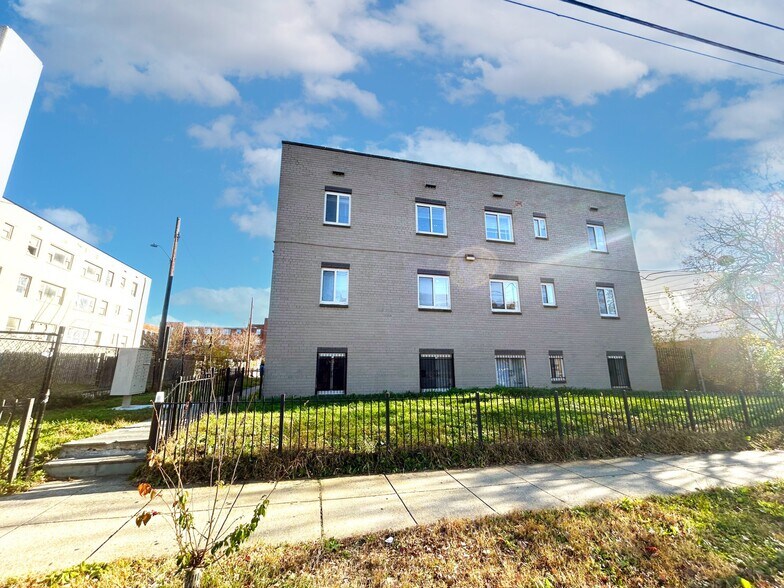 913 Bellevue St SE, Washington, DC à vendre - Photo du bâtiment - Image 2 de 10