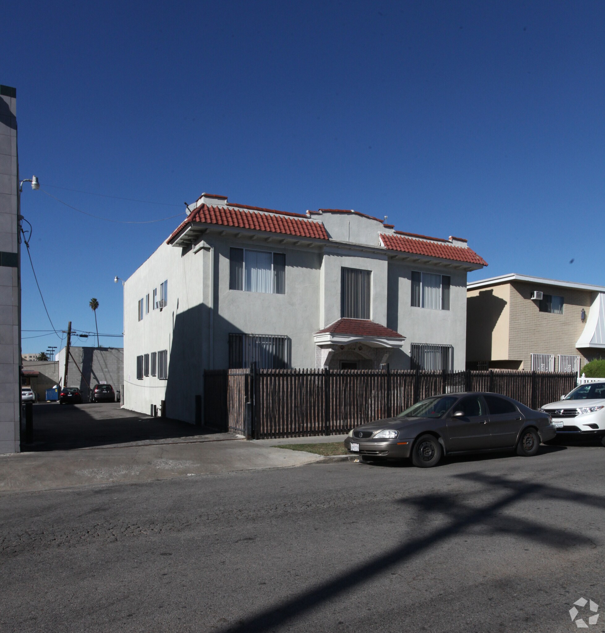 1711 N Alexandria Ave, Los Angeles, CA for sale Primary Photo- Image 1 of 3