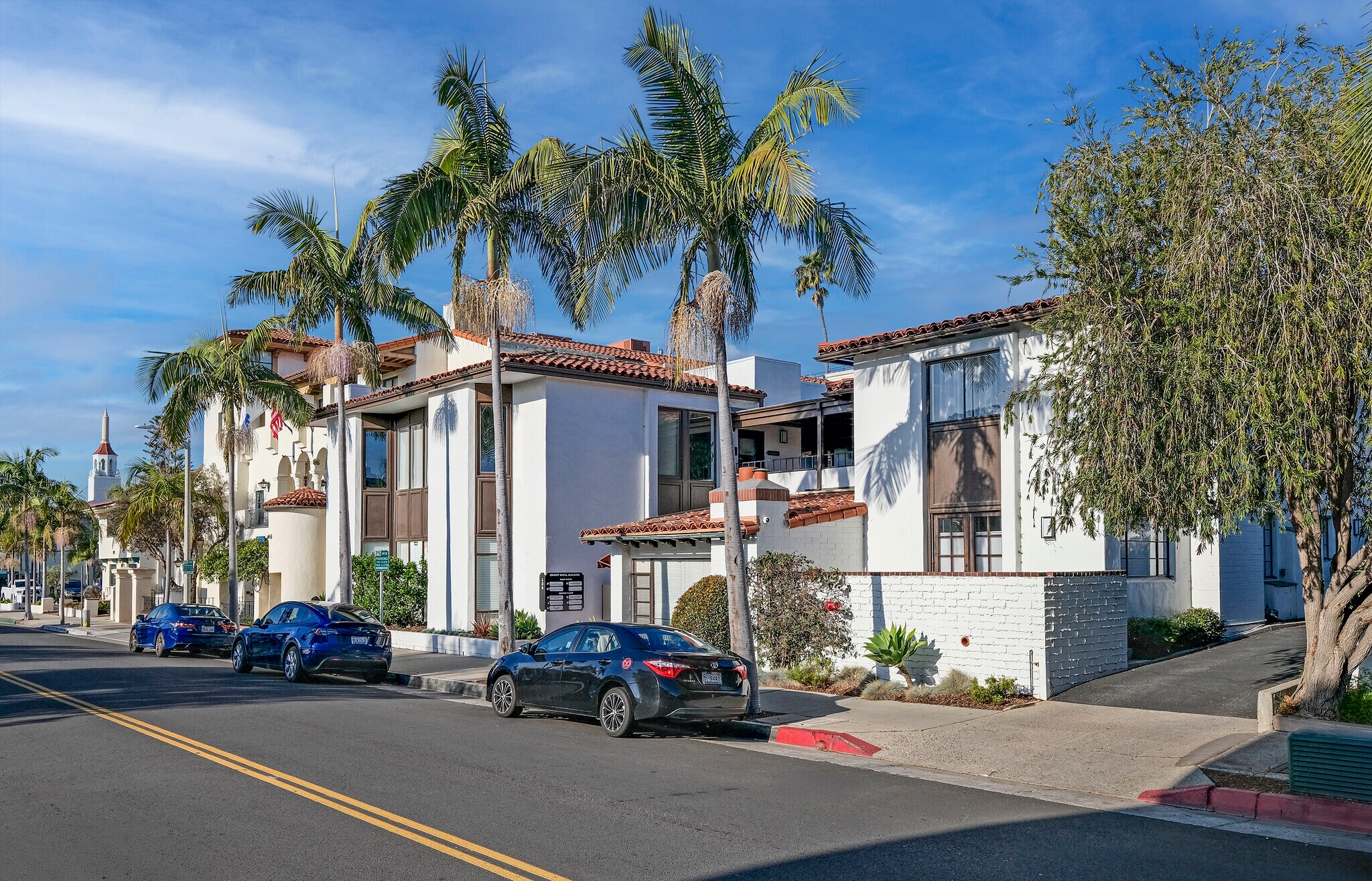 125 E Victoria St, Santa Barbara, CA for lease Building Photo- Image 1 of 7