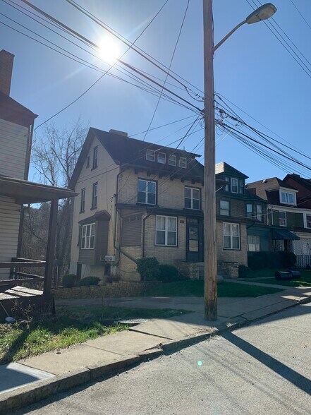 1663 Suburban Ave, Pittsburgh, PA à vendre - Photo du bâtiment - Image 2 de 28