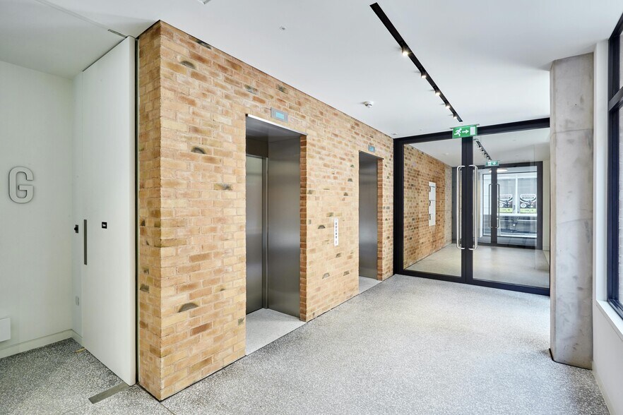 1 Benjamin St, Londres à louer - Photo du bâtiment - Image 3 de 15