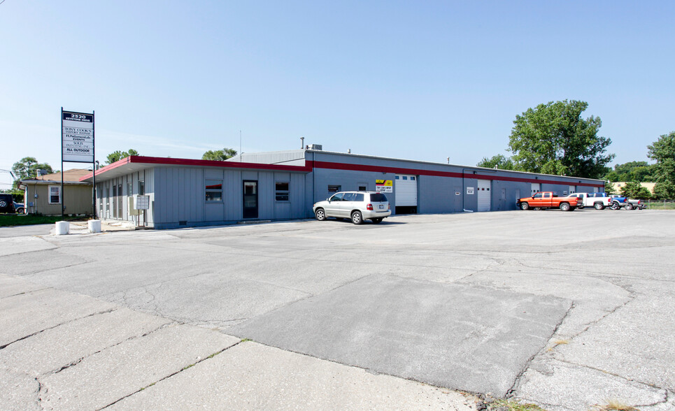 2320 Keystone Dr, Omaha, NE for lease - Primary Photo - Image 1 of 3