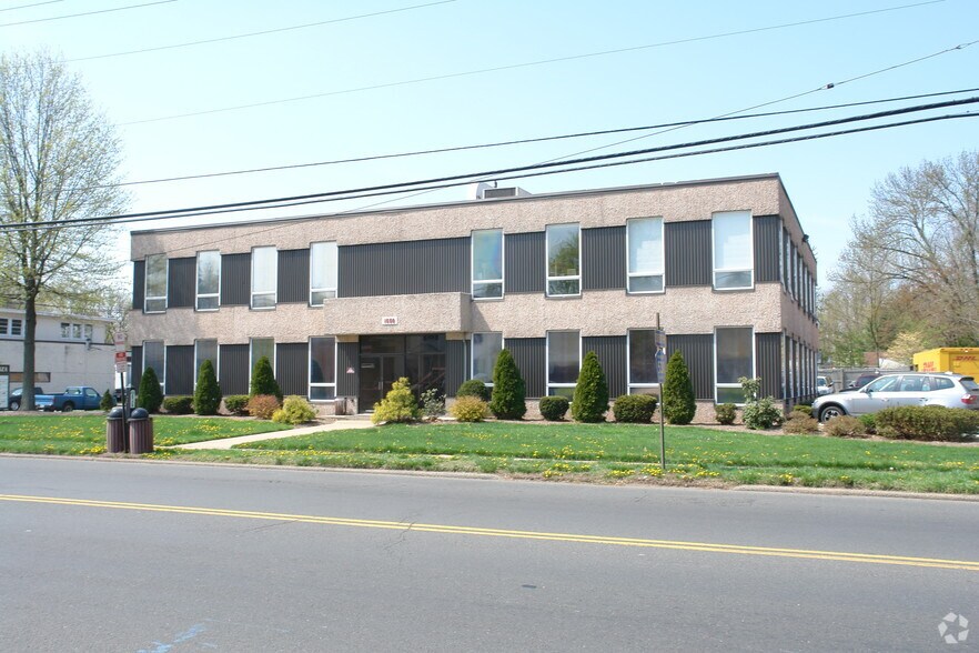 1550 Park Ave, South Plainfield, NJ à louer - Photo du bâtiment - Image 2 de 8