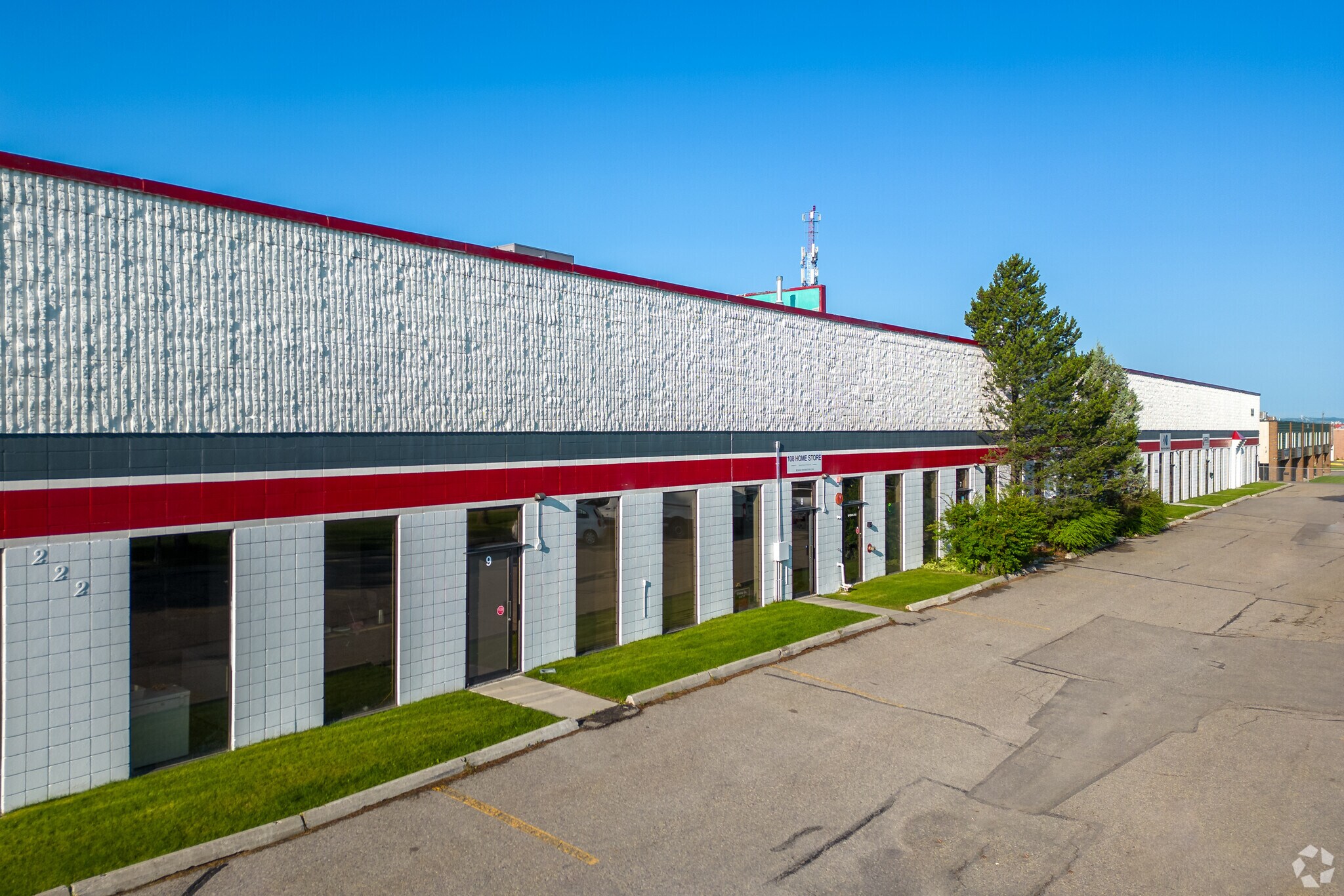 2221 41st Ave NE, Calgary, AB for lease Building Photo- Image 1 of 9