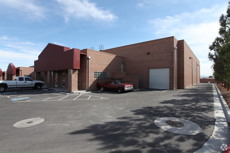 2781 N Lamb Blvd, Las Vegas, NV à louer - Photo du bâtiment - Image 2 de 52