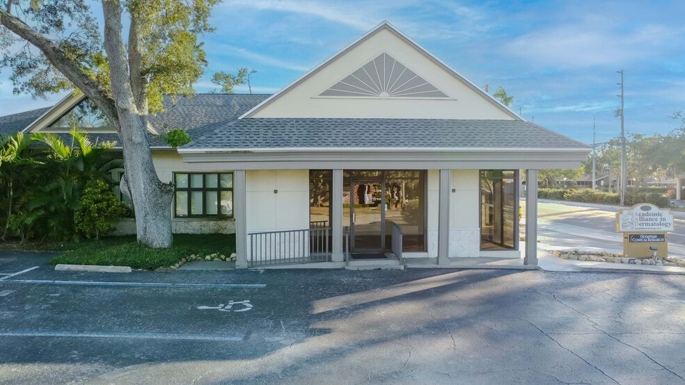 1201 S Myrtle Ave, Clearwater, FL for sale - Building Photo - Image 3 of 37