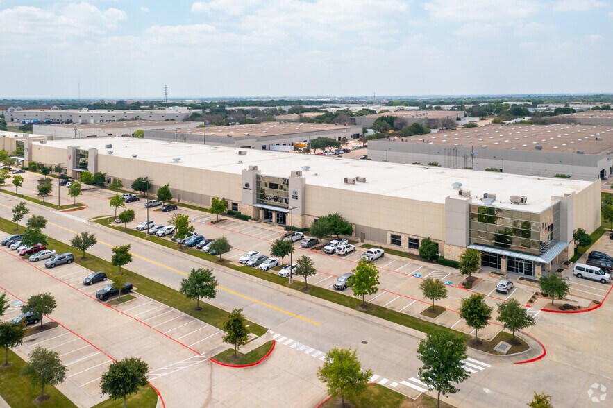 2500 Scarbrough Dr, Austin, TX à louer - Photo du bâtiment - Image 3 de 11