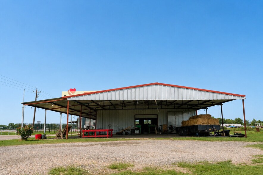 51089 US-290 w, Hempstead, TX à vendre - Photo du bâtiment - Image 2 de 22