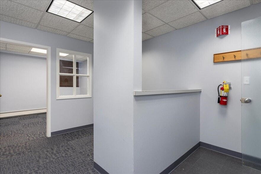 360 Delaware Ave, Buffalo, NY for lease - Interior Photo - Image 2 of 29