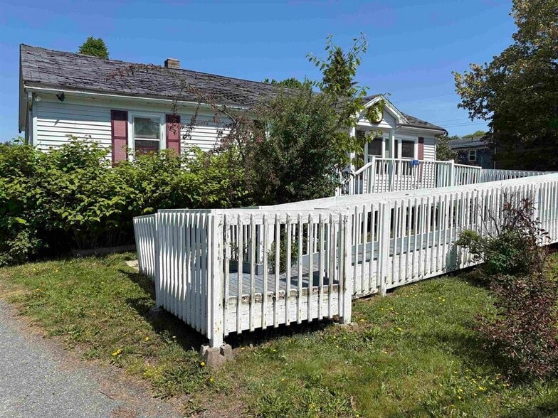 736 Highway 2, Elmsdale, NS à vendre - Photo du bâtiment - Image 3 de 19