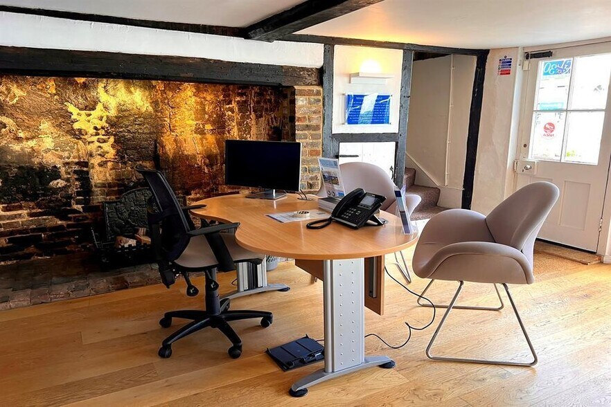 91-93 Lower St, Pulborough à vendre - Photo du bâtiment - Image 3 de 10