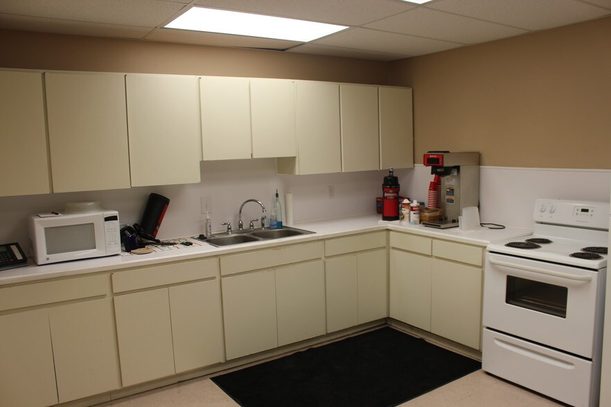 118 Thruway Park Rd, Broussard, LA à vendre - Photo intérieure - Image 3 de 7