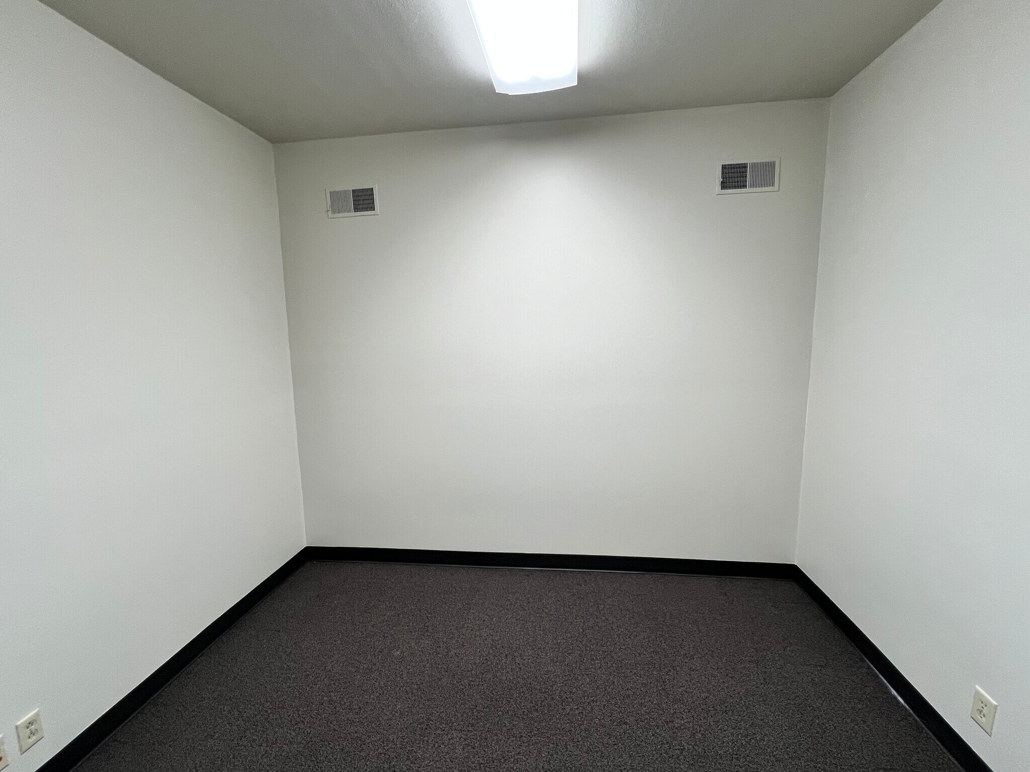 153-191 High St SE, Salem, OR for lease Interior Photo- Image 1 of 4