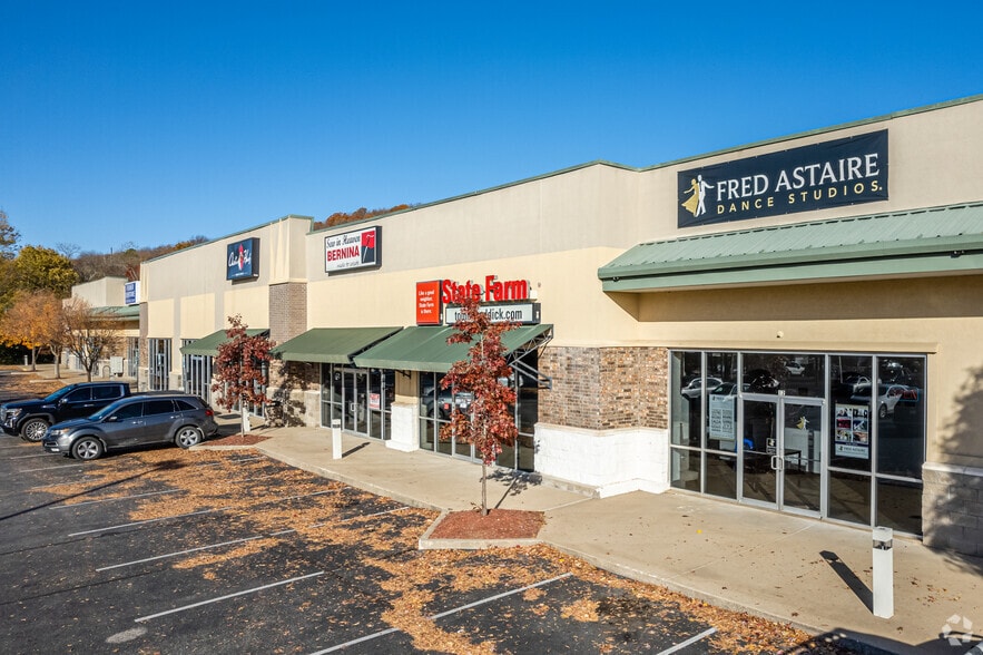 3162 W Sixth St, Fayetteville, AR for lease - Building Photo - Image 3 of 5