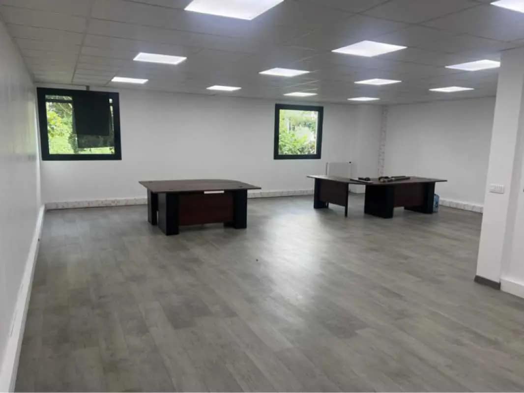 Office in Créteil for lease Interior Photo- Image 1 of 5