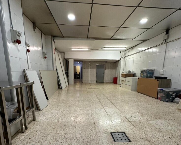 Immeuble residentiel dans Santa Coloma de Gramenet, Barcelona à vendre - Photo du bâtiment - Image 2 de 3