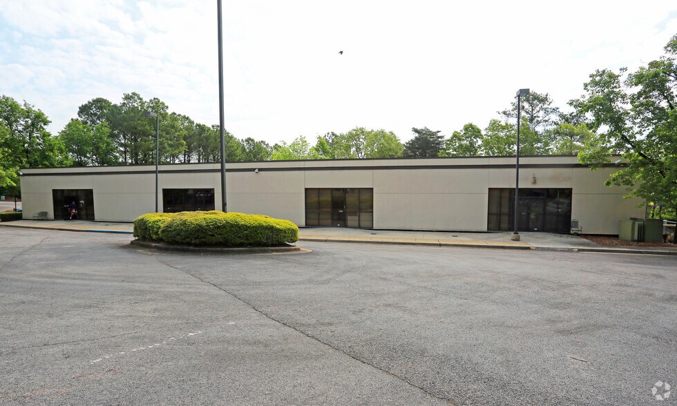 218 Summit Pky, Birmingham, AL à louer - Photo du bâtiment - Image 3 de 6