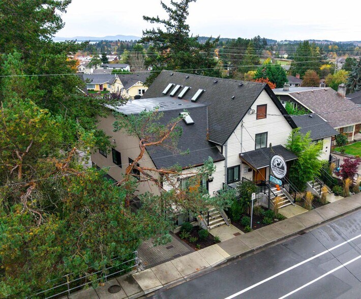7925 E Saanich Rd, Capital, BC à vendre - Photo du bâtiment - Image 3 de 6