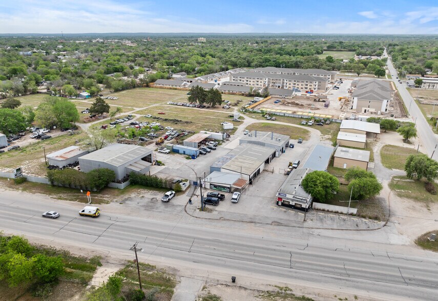 955 W Kingsbury St, Seguin, TX à vendre - Aérien - Image 3 de 50