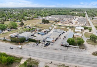 955 W Kingsbury St, Seguin, TX - Aerial  map view - Image1