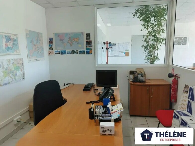 Office in Lattes for lease - Interior Photo - Image 2 of 6