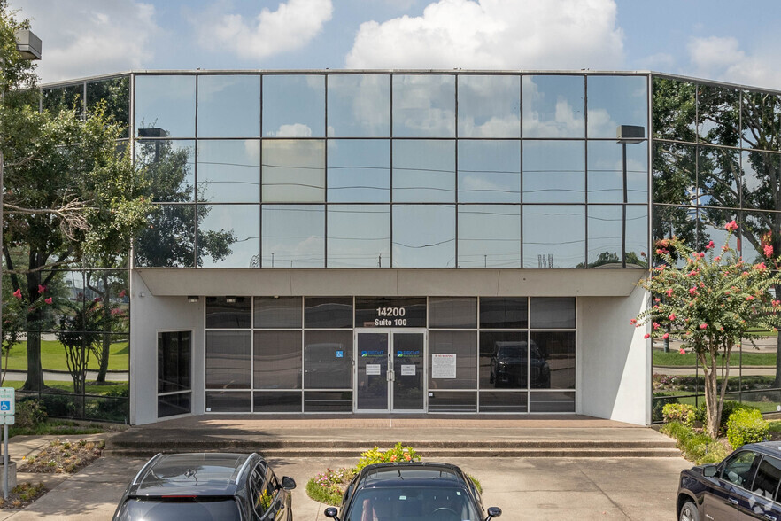 14200 Gulf Fwy, Houston, TX for lease - Building Photo - Image 2 of 5