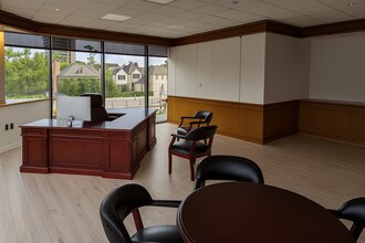 17 S Briar Hollow Ln, Houston, TX for lease Interior Photo- Image 2 of 12