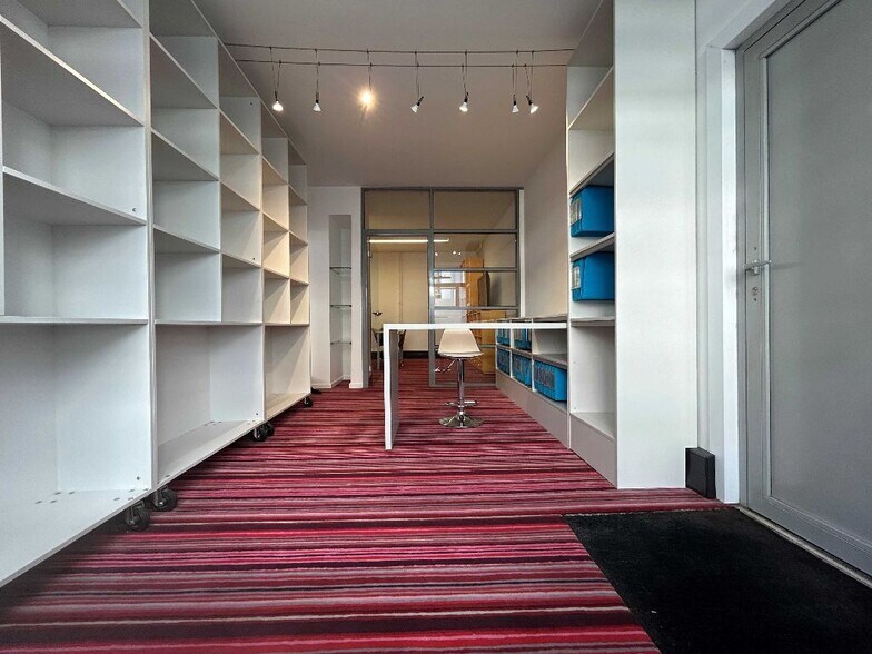 76 Rue Cuvier, Lyon for sale - Interior Photo - Image 3 of 6