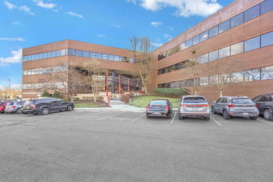 3930 Pender Dr, Fairfax, VA for lease - Building Photo - Image 3 of 43