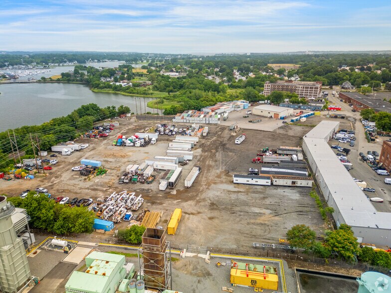 56-58R Rear Pulaski St, Peabody, MA à louer - Photo du bâtiment - Image 3 de 3