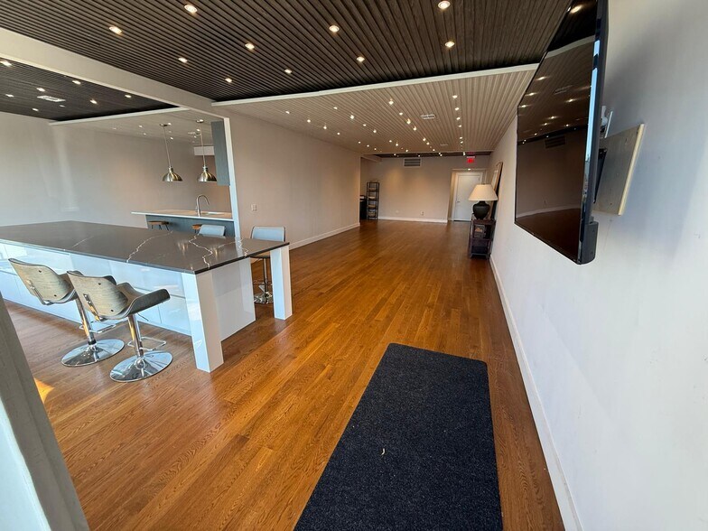 23-21 Broadway, Fair Lawn, NJ à louer - Photo du bâtiment - Image 3 de 9