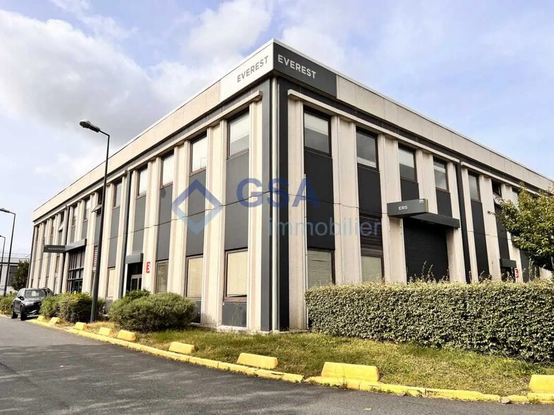 Office in Lisses for lease - Building Photo - Image 1 of 2