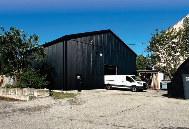 More details for 389 Davis Rd, Oakville, ON - Industrial for Lease