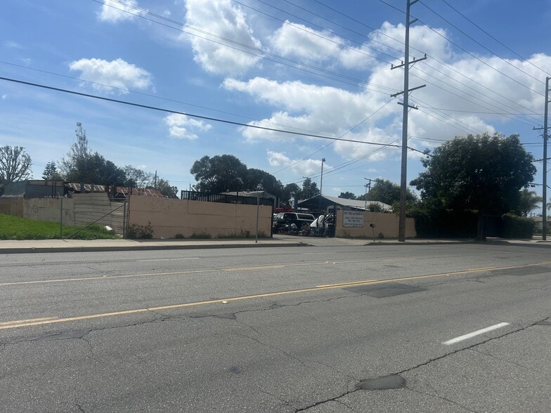 3226 W 5th St, Santa Ana, CA à vendre - Photo du bâtiment - Image 2 de 9