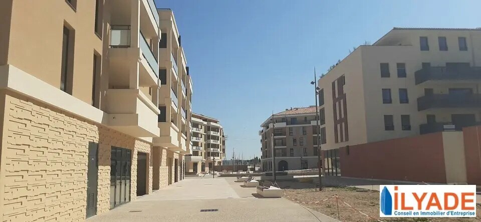 Commerce de détail dans Aix-en-Provence à louer - Photo du bâtiment - Image 3 de 7