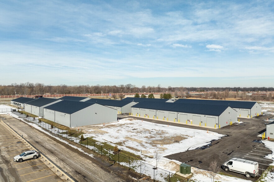 7840 Tyler Blvd, Mentor, OH for lease - Building Photo - Image 3 of 5
