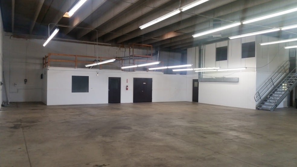 6863-6865 E 48th Ave, Denver, CO for lease - Interior Photo - Image 3 of 20