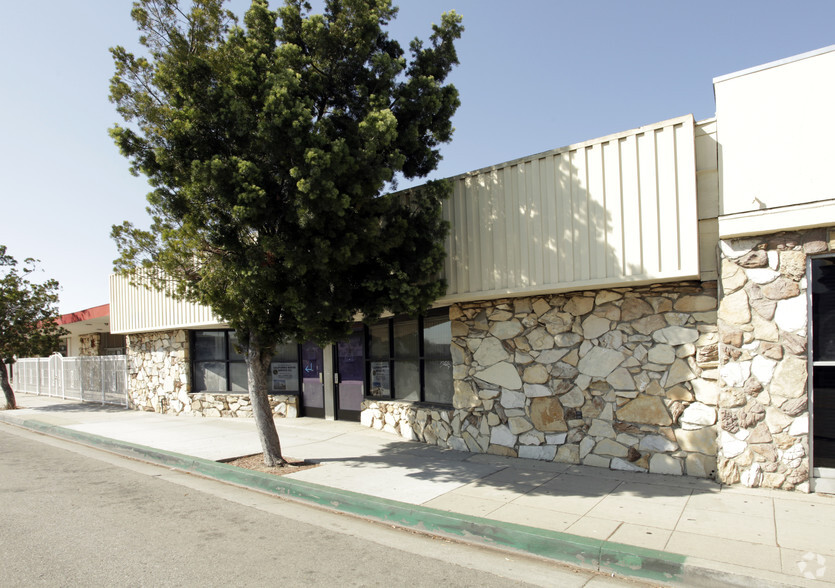 3316-3320 W Beverly Blvd, Montebello, CA for lease - Building Photo - Image 2 of 5