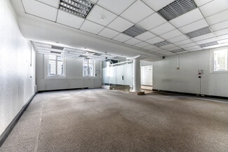 More details for 15 Rue Lord Byron, Paris - Multifamily for Sale