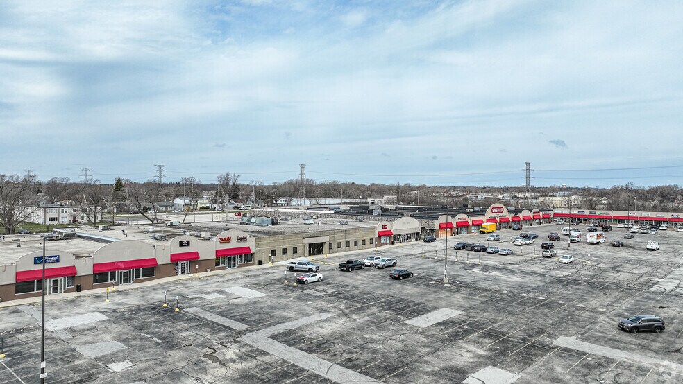 6063-6245 N Teutonia Ave, Milwaukee, WI à louer - Photo principale - Image 3 de 11
