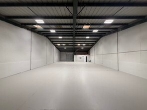 2661-2669 Ludelle St, Fort Worth, TX for lease Interior Photo- Image 2 of 5