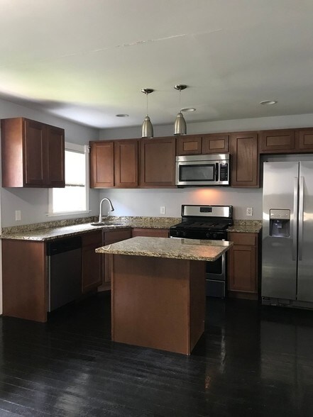 2 Greystone Ave, North Providence, RI for sale - Building Photo - Image 2 of 7