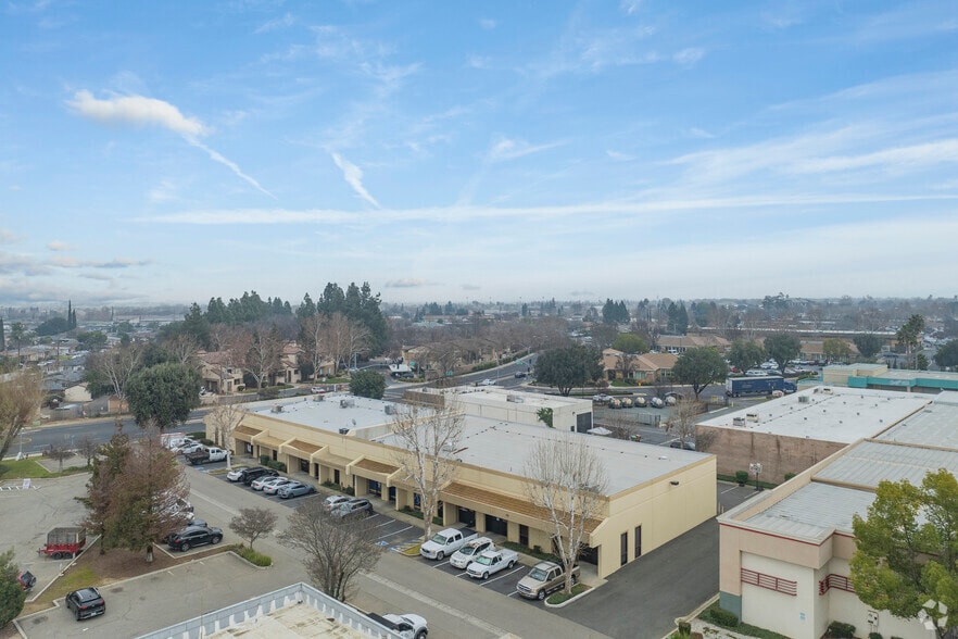 4501 Ohara Ave, Brentwood, CA à louer - Aérien - Image 3 de 6