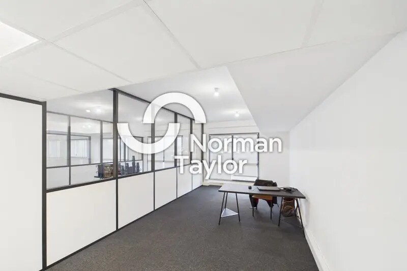 Office in Montpellier for lease - Interior Photo - Image 2 of 12
