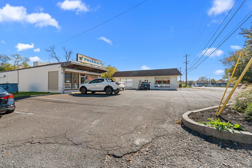 1510 Haines Rd, Levittown, PA à vendre - Photo du bâtiment - Image 3 de 47